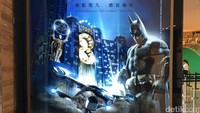 Brosur wahana Batman Dark Flight di Studio City. Traveler harus merogoh kocek sebesar MOP$ 200 atau sekitar Rp 340 ribu (Aji/detikTravel)