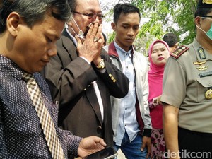 Ayah Kandung Tertuduh Pencuri Ampli Tangisi Pembongkaran Makam