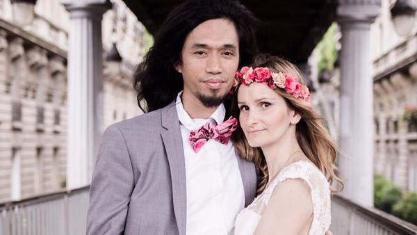 7 Potret Bahagia Ijal-Julie, Pasangan Berjodoh karena Google Translate