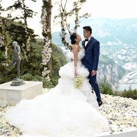 Feiping Chang dan  Lincoln Li menikah di tempat paling indah di Italia yakni di villa Lysis di pulau Capri. Foto: dok. Instagram