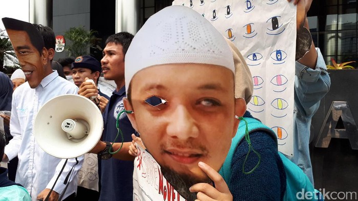 Novel Jalani Operasi Kedua Mata Kiri Bulan Depan