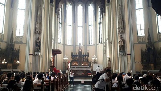 Gereja Katedral Jakarta jadi salah satu rumah ibadah yang dikunjungi (Kurnia/detikTravel)