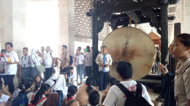 Saat Siswa Lintas Agama Mengenal Islam di Masjid Istiqlal