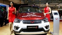 Wuling Motors mengenalkan produk terbarunya Wuling Confero S di ajang Gaikindo Indonesia International Auto Show (GIIAS) di ICE, BSD, Tangerang, Kamis (10/8/2017).