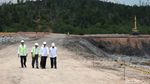 Foto : Gaya Blusukan Jokowi Cek Proyek Infrastruktur