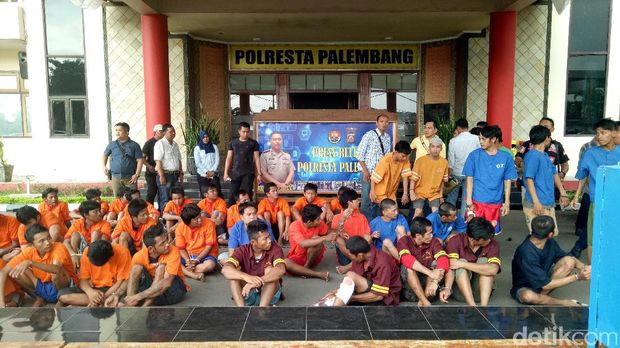 Polisi merilis kasus kejahatan jalanan.