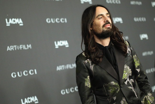 Rumah mode Gucci dengan otak kreatifnya, desainer Alessandro Michele, kembali menyuguhkan sebuah presentasi mode yang tak lazim di Milan Fashion Week. (Foto: Getty Images)