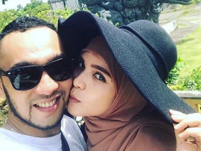 Dear Enji, Kemesraanmu dengan Rosmanizar Ini akan Jadi Kenangan