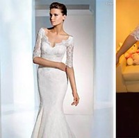 Jelas terlihat kan bagaimana bedanya penampilan gaun ini di iklan dengan kenyataannya? Calon pengantin yang mendapatkan gaun ini pun menangis karena gaun yang dibelinya tak seindah foto iklan. Foto: Dok. Bored Panda