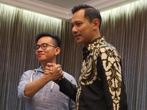 Gimana Jadinya Kalau AHY-Gibran Lagi Salam Komando Ditanya 2024?