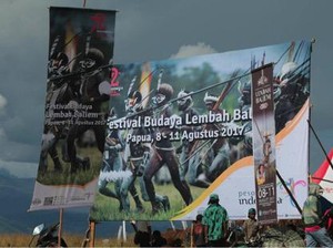 Lempar 1.359 Sege, Festival Budaya Lembah Baliem Pecahkan Rekor Dunia