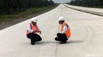 Foto : Gaya Blusukan Jokowi Cek Proyek Infrastruktur