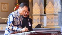 Presiden Joko Widodo meresmikan Museum Keris Nusantara di Solo, Rabu (9/8/2017). Dalam acara itu, Jokowi mengaku pernah dipameri koleksi keris milik Presiden Rusia Vladimir Putin dan Presiden Turki Recep Tayyip Erdogan. (Foto: Laily Rachev - Biro Pers Setpres)