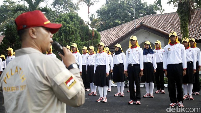 Ini Materi yang Diberikan Pelatih untuk Paskibra HUT RI ke-72 Ini Materi yang Diberikan Pelatih untuk Paskibra HUT RI ke-72