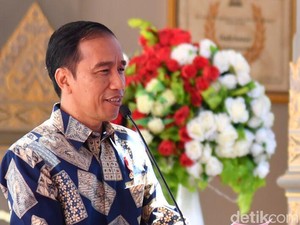 Bertemu Pegiat Medsos, Jokowi Pamerkan Proyek Infrastruktur