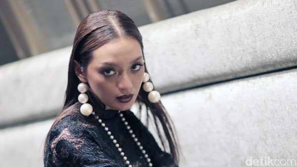 Lebih Dekat dengan Asmara Abigail, Bintang Film Setan Jawa Lebih Dekat dengan Asmara Abigail, Bintang Film Setan Jawa