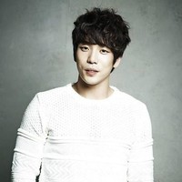 Changmin mantan personel 2AM pernah mengalami kelebihan berat badan dengan bobot 100 kg. Ia pun bertekad memiliki tubuh ramping dan berotot dengan hanya makan dua kotak tahu dan lari enam jam setiap hari. Foto: istimewa