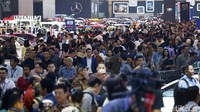 Begini suasana pengunjung saat memadati pameran Gaikindo Indonesia International Auto Show (GIIAS).