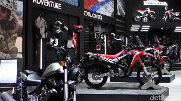 Honda Rilis Moge CBR1000RR Fireblade dan CBR250RR Edisi Khusus