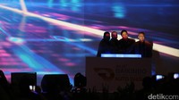 Menteri Perindustrian Airlangga Hartarto membuka pameran otomotif Gaikindo Indonesia International Auto Show (GIIAS) di ICE, BSD, Tangerang, KAmis (10/8/2017).