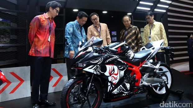 Honda Rilis Moge CBR1000RR Fireblade dan CBR250RR Edisi Khusus