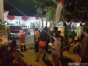 Pengurus PDIP Malang Datangi Rumah Ketua DPRD yang Digeledah KPK
