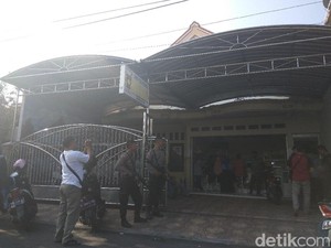 Kios Jamu Tradisional di Lamongan Digerebek