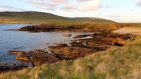 Bagi masyarakt Orcadians yang tumbuh besar di Kepulauan Orkney, nama Pulau Eynhallow sering dikaitkan dengan kisah mistis dan supranatural (Mike MacEacheran/BBC Travel)
