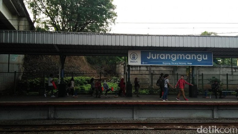 Stasiun Jurangmangu Yang Katanya Mirip Amsterdam Masa Sih