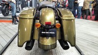 Berkat dukungan mesin tersebut, motor terbaru Harley-Davidson ini tidak hanya terlihat modern dan agresif, tapi juga dapat memberikan respon gas yang cepat. Foto: Ruly Kurniawan