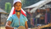 Jadi kalung ini sekarang berfungsi sebagai penyangga kepala (Thinkstock)