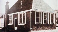 Kalau Pizza Hut memulai debutnya sebagai resto pizza terkenal di sebuah rumah. Lokasinya ada di Wichita, Kansas pada tahun 1958. Foto: This Is Insider