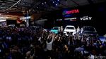 Foto: Toyota Luncurkan 2 Mobil Anyar Voxy dan Fortuner TRD