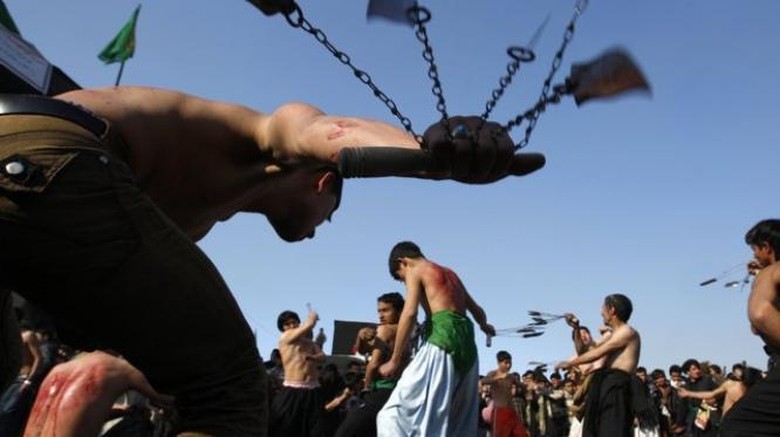 Penuh Darah, Ini Ritual Penebusan Dosa di Timur Tengah