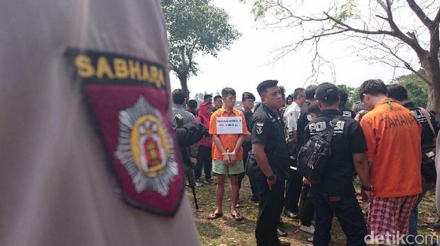 Sindikat Sabu 1 Ton Peragakan 26 Adegan Saat Rekonstruksi di Anyer