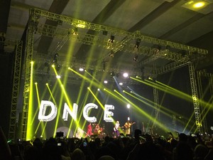 Klimaks! DNCE Goyang Spotify On Stage