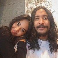 Sejak 2015 Aurelie Moeremans dikabarkan berpacaran dengan penyanyi Ello. Namun, setelah hampir empat tahun, hubungan asmara di antara keduanya putus. Foto: Dok. Instagram/aurelieowreally
