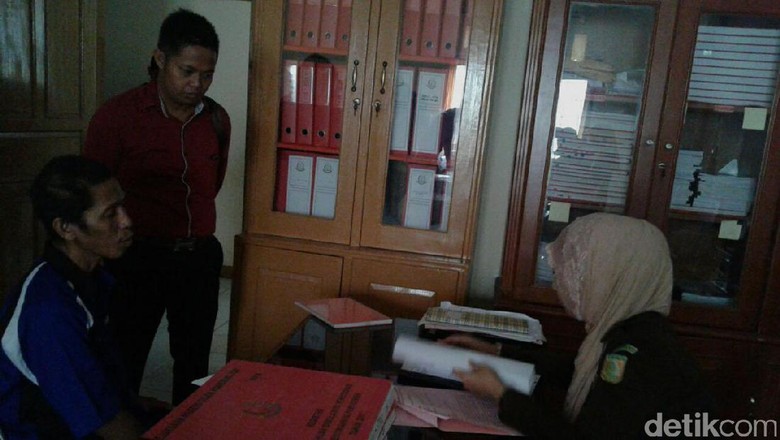 Polres OKI Serahkan Berkas Kasus Pembakaran Lahan ke Kejari Polres OKI Serahkan Berkas Kasus Pembakaran Lahan ke Kejari
