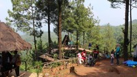 Tempat wisata ini terletak di Desa Pabangbon, Kecamatan Leuwiliang, Kabupaten Bogor. Dari pusat Kota Bogor, dapat diakses melalui Jalan Leuwiliang-Bogor. Waktu tempuh untuk menuju ke lokasi kurang lebih 1 jam 31 menit. (Brigida Emi Lilia/dTraveler)