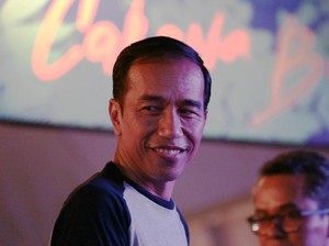 Jokowi Datang ke We The Fest 2017 Pakai Kaus Rp 249 Ribu