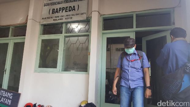 Geledah Barenlitbang Malang, KPK Angkut Dokumen Rencana APBD 2015