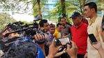 Gaya Menteri PUPR dan Zumi Zola Bahas Infrastruktur di Taman Rindang