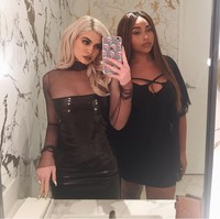 Best friend forever! Bintang reality show Life of Kylie ini saat selfie bersama sahabat karibnya, model Jordyn Woods. Foto: Instagram