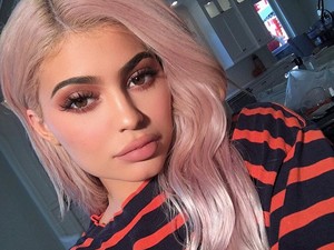 20 Bocoran Rahasia Kecantikan Kylie Jenner yang Bisa Kamu Tiru (Bag. 1)
