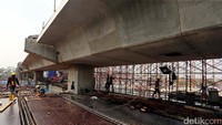 MRT Fase I Lebak Bulus-Bundaran HI memiliki panjang lintasan kurang lebih 16 kilometer dengan 13 stasiun.