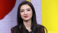 Raline pasti usai ini akan sering unggah berpergian lewat maskapai AirAsia. Foto: DetikHot