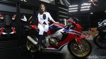 Foto: Bidadari-Bidadari GIIAS Bikin Cowok Klepek-klepek