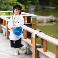 Coco sukses buat tas dari kantung belanja Ikea jadi keren. Foto: Dok. Instagram/coco_pinkprincess