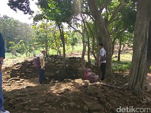 Petapa Berdatangan, Kerusakan Candi Patakan Makin Parah