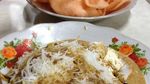 Bagaimana Kalau Siang Ini Jajan Ketoprak, Lotek dan Lengko Berbumbu Kacang?